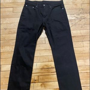 Black Levi’s jeans 33x32